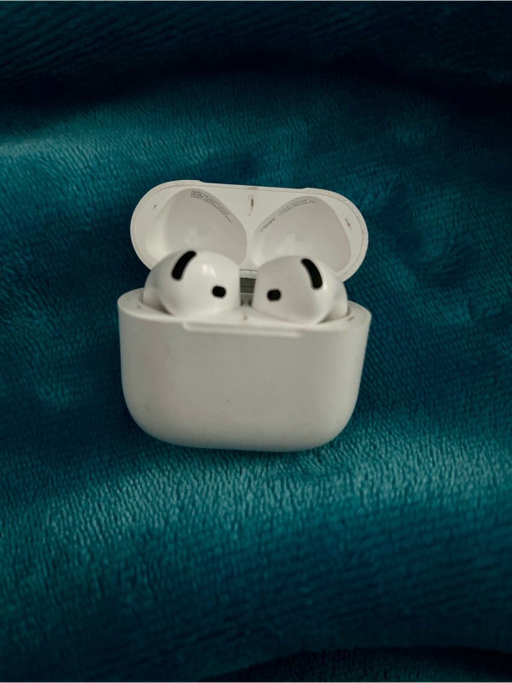 Apple AirPods 4 with ANC